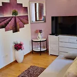 Appartement And Lina *