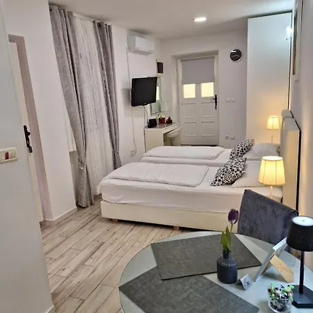 Apartman Apartments And Rooms Villa Lina