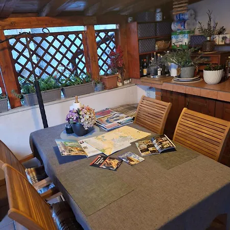 Apartments And Rooms Villa Lina