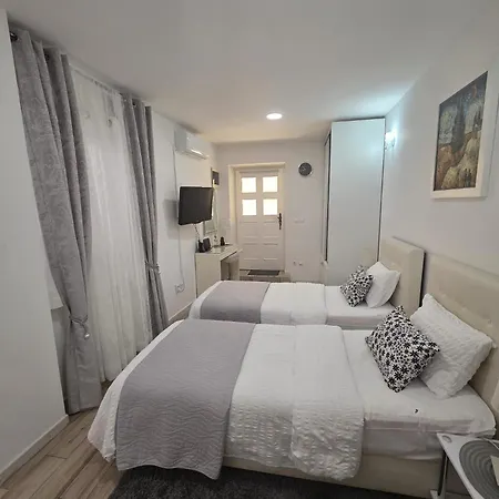 Apartments And Rooms Villa Lina * Split