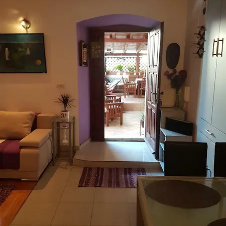Apartments And Rooms Villa Lina Apartman