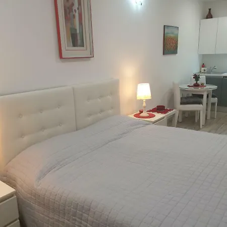 Apartments And Rooms Villa Lina *